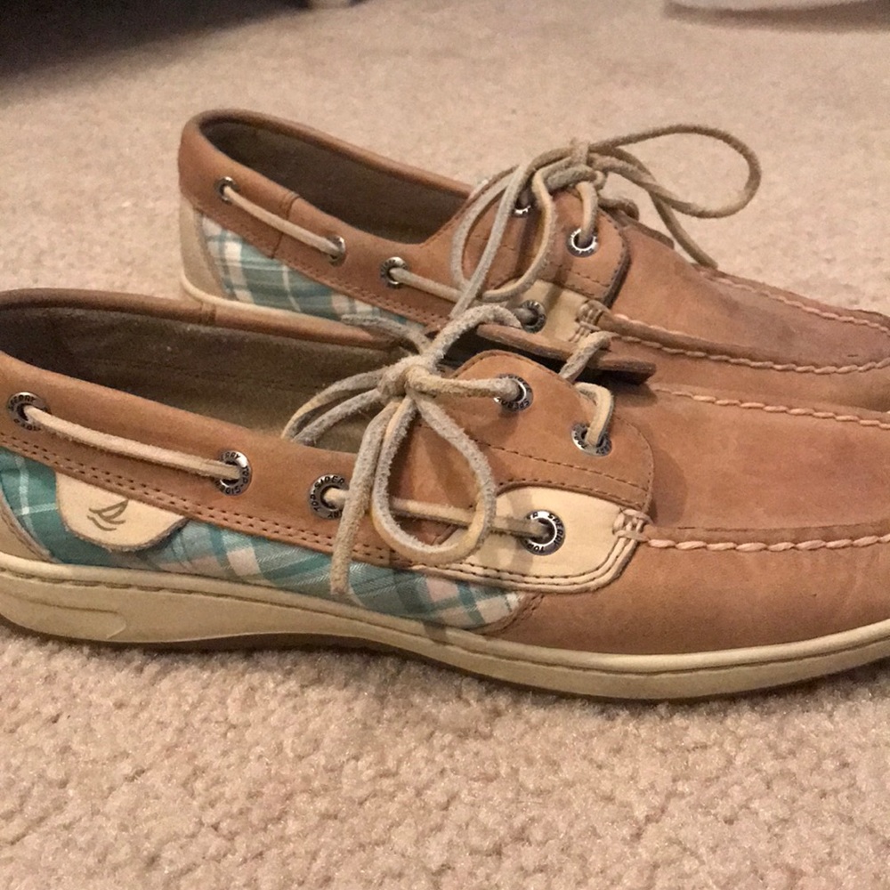 Women’s sperry shoes